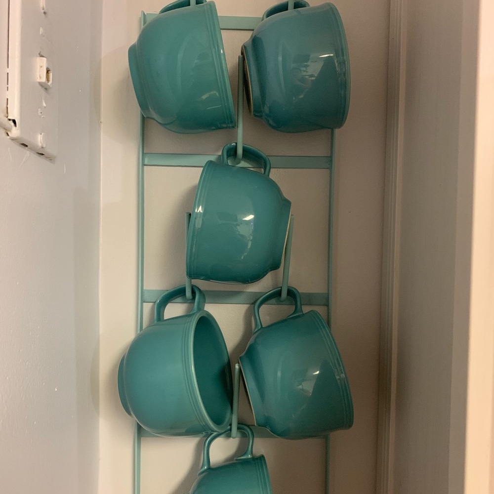 6 teal mugs